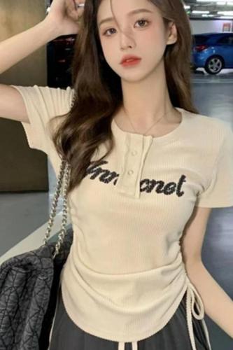 American retro sweet and spicy top design niche 2024 summer shoulder T-shirt short sleeve French drawstring short style for women