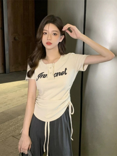 American retro sweet and spicy top design niche 2024 summer shoulder T-shirt short sleeve French drawstring short style for women