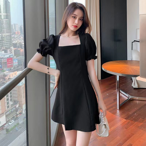 French Hepburn style dress for women 2024 summer new style temperament waist slimming sexy puff sleeve A-line skirt