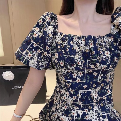 French floral dress women's summer  new ladylike temperament slim retro square neck puff sleeve skirt