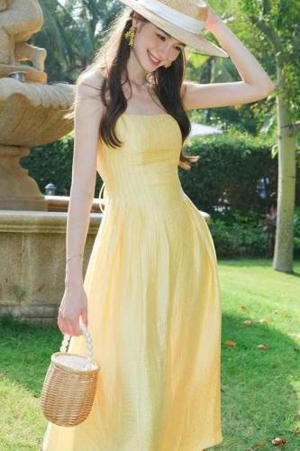 French backless sexy yellow suspender dress 2024 summer new style waist-striped long skirt