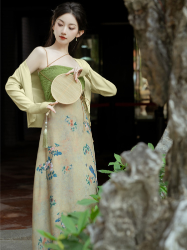 Queqiaobian new Chinese style retro suspender dress with green cardigan two-piece suit