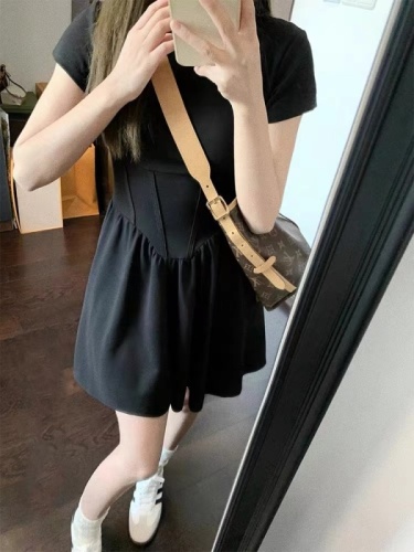 French Hepburn style black dress for women summer 2024 new high-end small slim waist short skirt