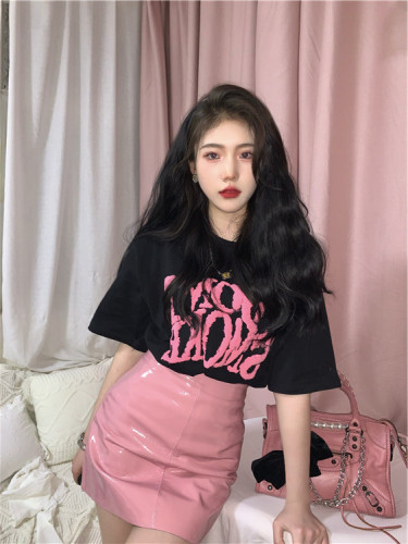 Hot girl sweet and cool style printed T-shirt + pink hip-hugging skirt leather skirt salty and sweet two-piece set for small summer women