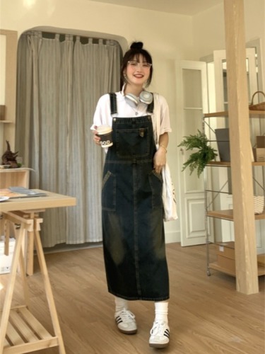 2024 spring and summer new slimming and age-reducing denim suspender skirt for women, loose and versatile suspender dress