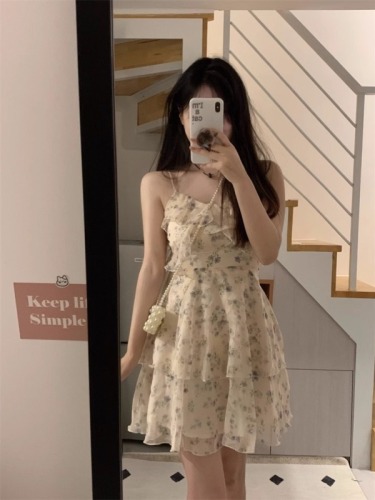 French floral suspender dress for women in summer, petite temperament, high-end seaside vacation fairy waist skirt