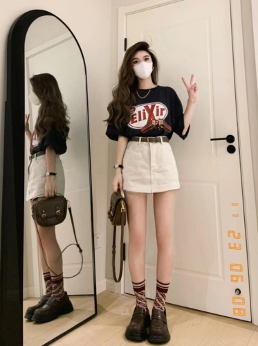 Summer 2024 new style women's salt style light mature style tea style outfit complete set of milk style high-end tops two-piece suit