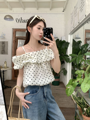 Real shot and real price one-shoulder puff-sleeve polka-dot shirt for women summer design niche shirt French retro top