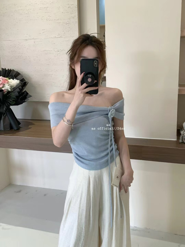 South Korea's Dongdaemun summer new Korean style slim-fit flower halter neck design one-shoulder slim and versatile top