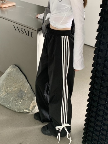 Actual shot of designer loose-fitting bar pants for women in autumn new style loose and versatile black wide-leg trousers