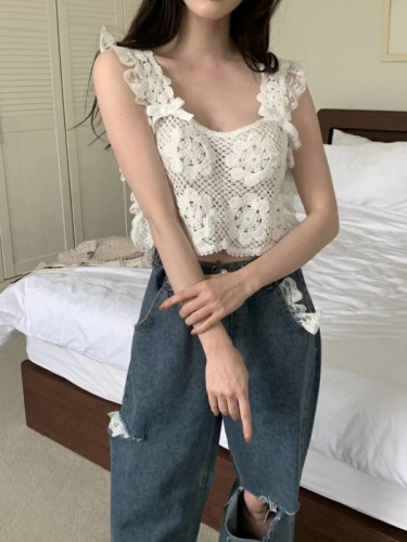 Spot Korean chic hollow embroidered knitted camisole
