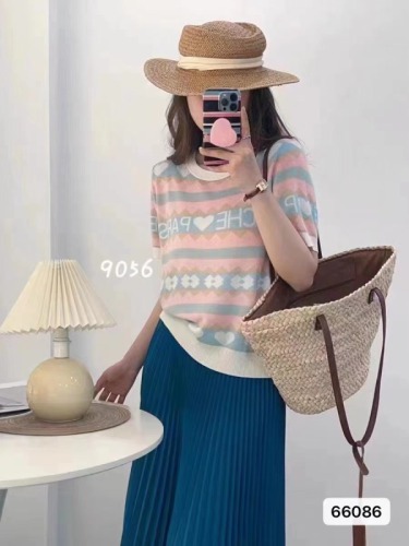 2024 Summer New Korean Fashion Round Neck Contrast Color Love Jacquard Loose Short Sleeve Top for Women