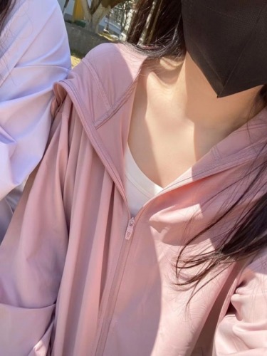 Ice silk anti-UV long-sleeved sun protection clothing for women in summer, breathable, cool, thin, hooded, short, lightweight jacket, trendy
