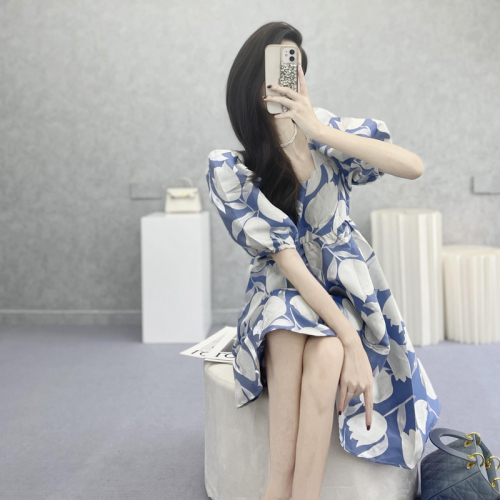 French 2024 new summer fashion mid-length high-end printed puff sleeve small versatile dress for women