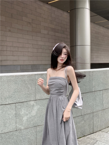 Real photos and real prices. Hot girl style high-end casual style tube top dress.