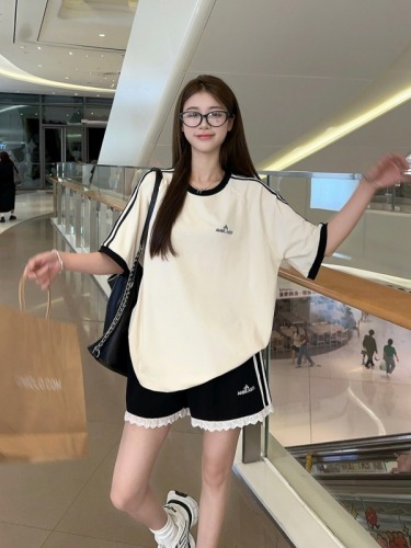 Actual shot~ Fashionable design Korean style loose contrast striped cotton T-shirt lace shorts suit