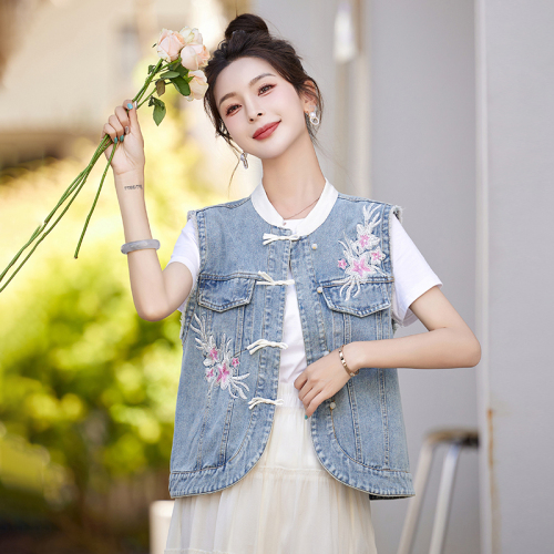 2024 Spring New Sleeveless Denim Vest New Chinese Style Waistcoat Vest Jacket Women's Embroidered Top