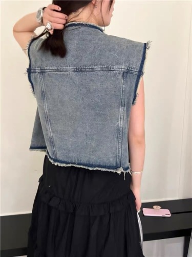 Small fragrant style spliced ​​denim vest jacket for women European station summer wear 2024 new European style women's sleeveless top trendy