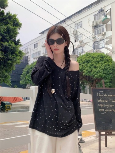 Actual shot, versatile and lazy, cross-polka dot back, round neck, long sleeves, loose large version, sun protection T-shirt