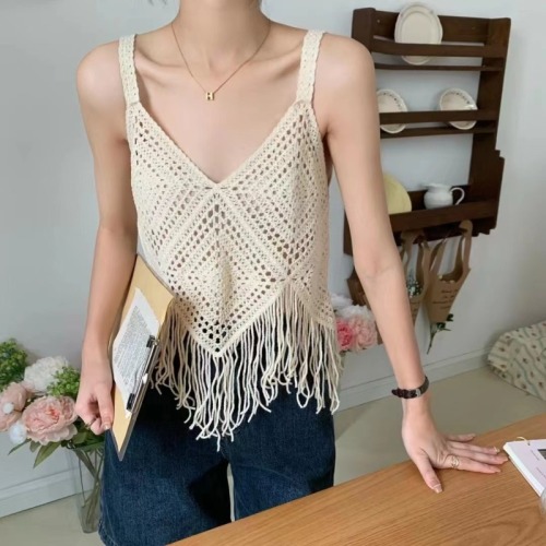 Small suspender design niche island vacation wear vest Internet celebrity blouse crocheted hollow top women's outer wear summer