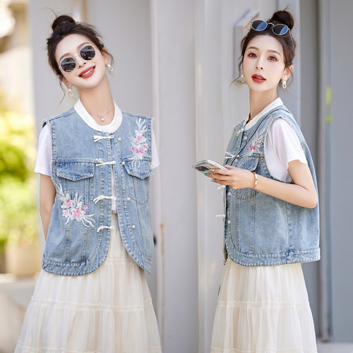 2024 Spring New Sleeveless Denim Vest New Chinese Style Waistcoat Vest Jacket Women's Embroidered Top