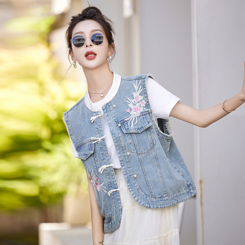 2024 Spring New Sleeveless Denim Vest New Chinese Style Waistcoat Vest Jacket Women's Embroidered Top