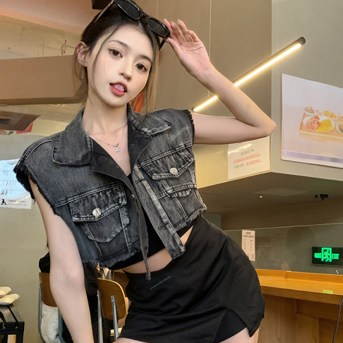 Real shot!  Hot girl short navel-baring sleeveless raw edge denim vest vest American retro sweet and cool style versatile