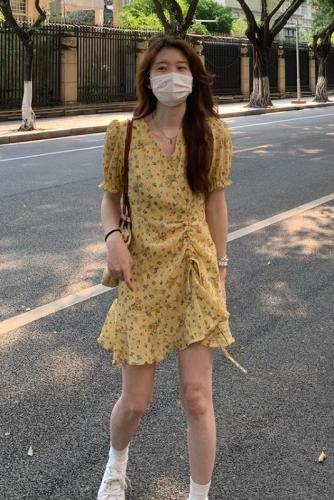 实拍 法式气质V领碎花连衣裙女收腰显瘦抽褶泡泡袖A字裙子