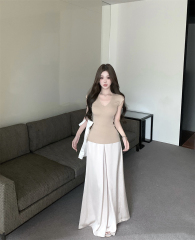 細羊毛V領正肩修身T恤+ 闊腿高腰休閒涼涼褲套裝