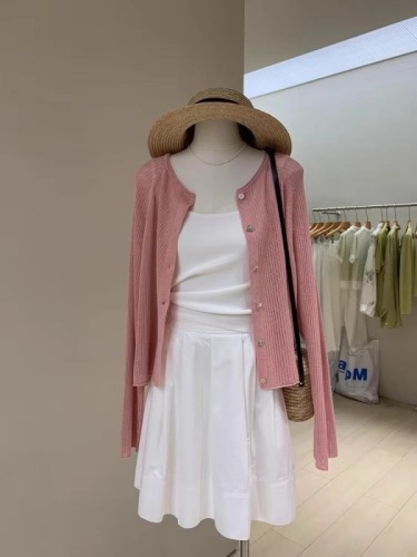 Spring 2024 new style round neck loose slimming thin knitted cardigan design sun protection long-sleeved jacket top for women