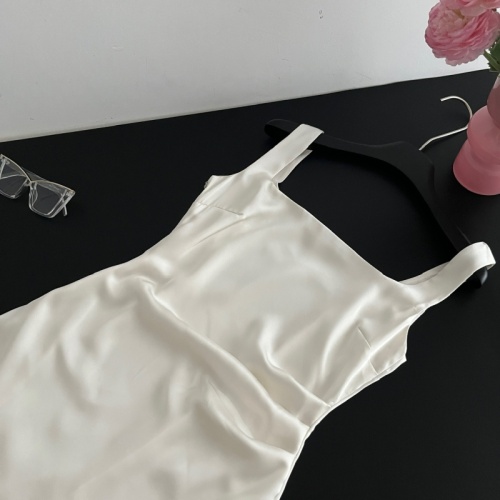 从一时刻 白色缎面U领吊带连衣裙女夏季气质高级感鱼尾长款裙子