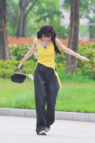 Tian Xiwei's same yellow vest summer style new design versatile asymmetrical ribbon slim sleeveless top