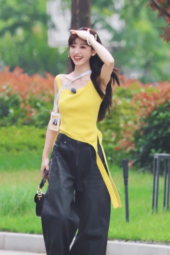 Tian Xiwei's same yellow vest summer style new design versatile asymmetrical ribbon slim sleeveless top
