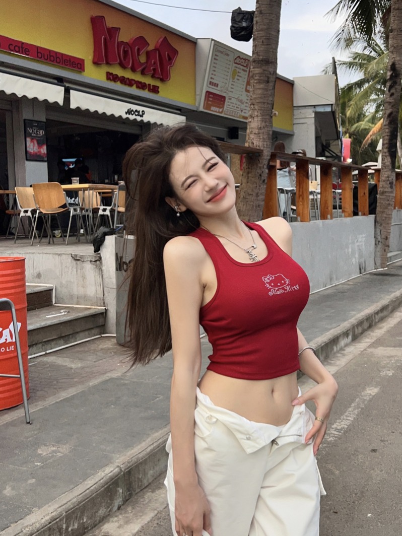 實拍  哈哈凱蒂修身短款胸墊辣妹上衣少女閃鑽交叉露背背心