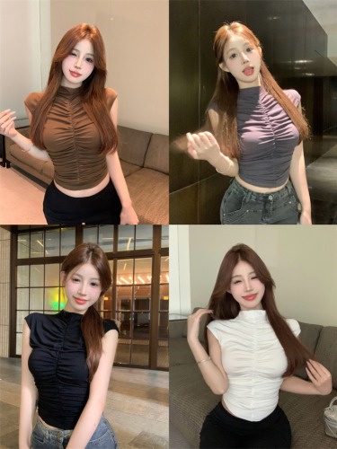 Real shot~New niche design T-shirt with pleats to cover the body and show the figure, half turtleneck short-sleeved top for women