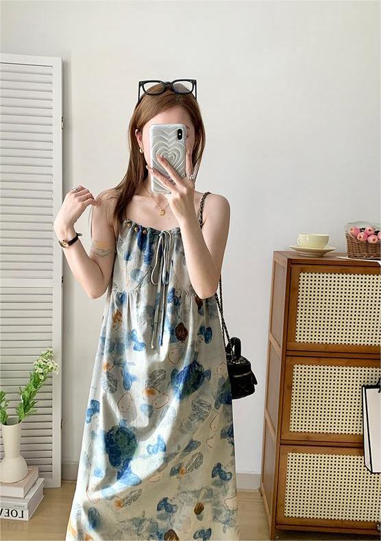 UVPU 藍色水墨吊帶裙女2024春夏扎染水墨藍色度假風氣質顯白裙子