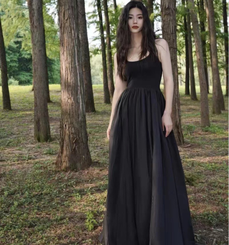 夏季吊带连衣裙女高级感巨显瘦长裙黑色宴会礼服拖地裙子内搭裙