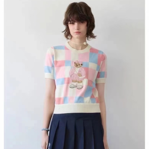 TW小熊女装2024春夏装新款多巴胺彩色格纹可爱甜美圆领短袖针织衫