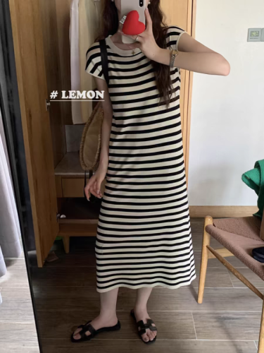 THE LEMON柠檬绿茶早春新款条纹纯色显瘦针织连衣裙女气质中长裙