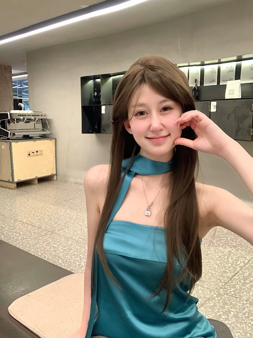 實拍 迷人法則 孔雀藍飄帶抹胸女新款緞面上衣高級感