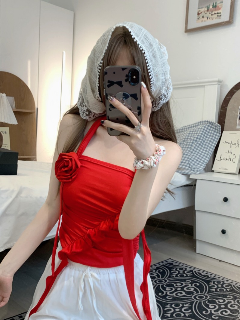 Live-shoot new European and American women's fashion hot girl design sense stereoscopic flowers versatile fit versatile crossover vest