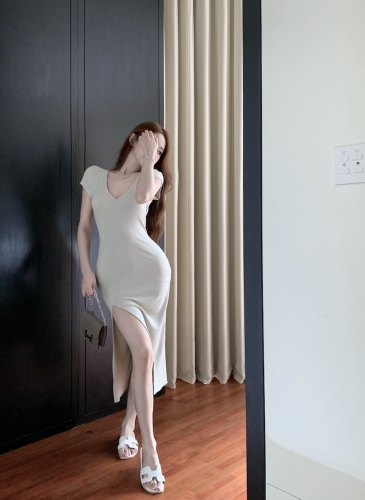 Actual shot of slim and slim mid-length V-neck S-curve high-elastic short-sleeved hottie sexy slit dress