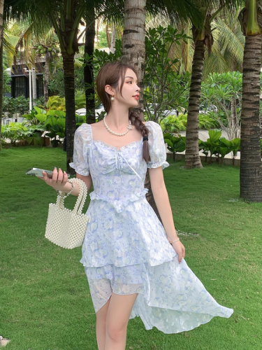 茶歇法式绝美蓝色碎花连衣裙新款高端精致气质显瘦泡泡袖长裙子