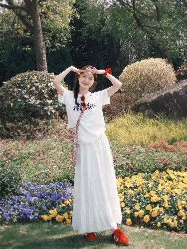 夏季女装2024新款茶系穿搭配一整套韩剧时尚炸街漂亮两件套装裙子
