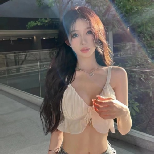 Hot girl sexy white camisole female Korean style hot girl revealing breasts and navel lace short top