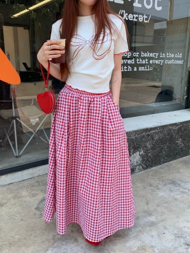 Actual shot 2024 ~ Short T-shirt with bow and wavy edges, red plaid tutu skirt, long A-line umbrella skirt