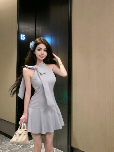 Real shot!  Halterneck bow sleeveless dress hot girl waistless backless A-line short skirt sundress