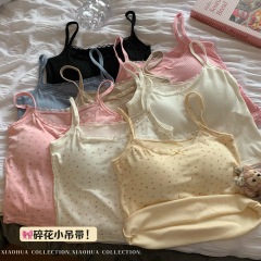 Real shot of summer new style lace floral sexy halter vest bottom shirt inside and outside wearing sleeveless top