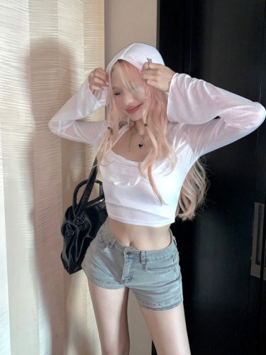 Official picture Hot girl white long-sleeved hooded T-shirt women's summer navel-baring design niche short sun protection top