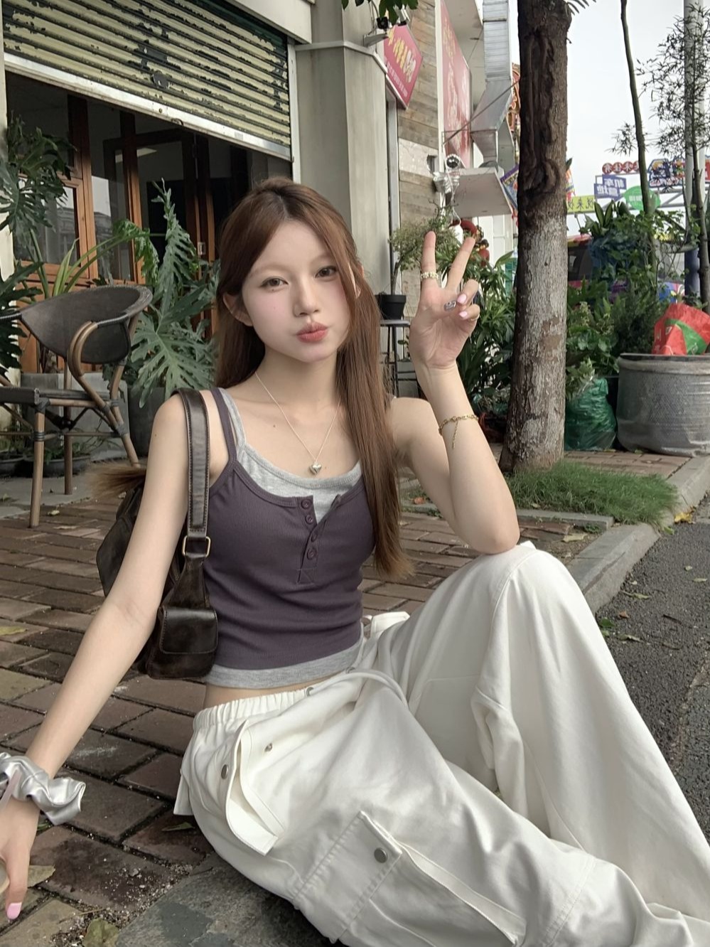 Real shot of fake two-piece contrasting color sleeveless casual vest for women